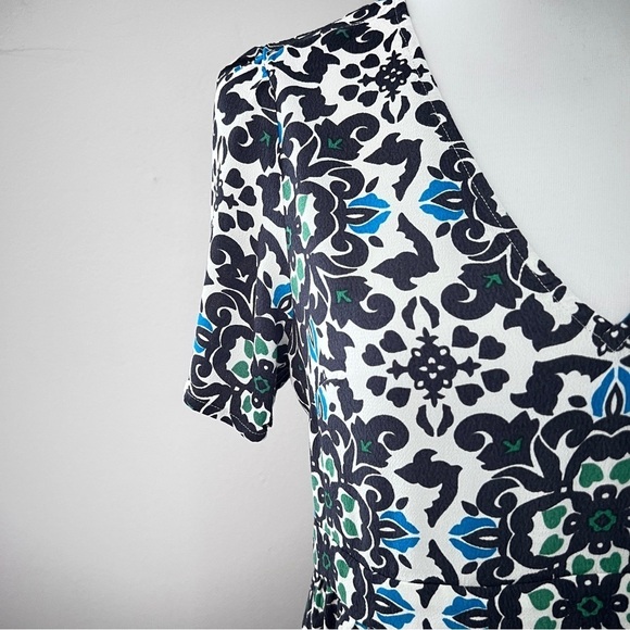 Boden blue & white v-neckk tiered maxi size 8p - Picture 5 of 15